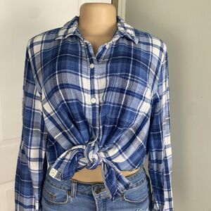 American Eagle Outfitters Women's Shirt Size L Boyfriend Fit Lined Front Pocket